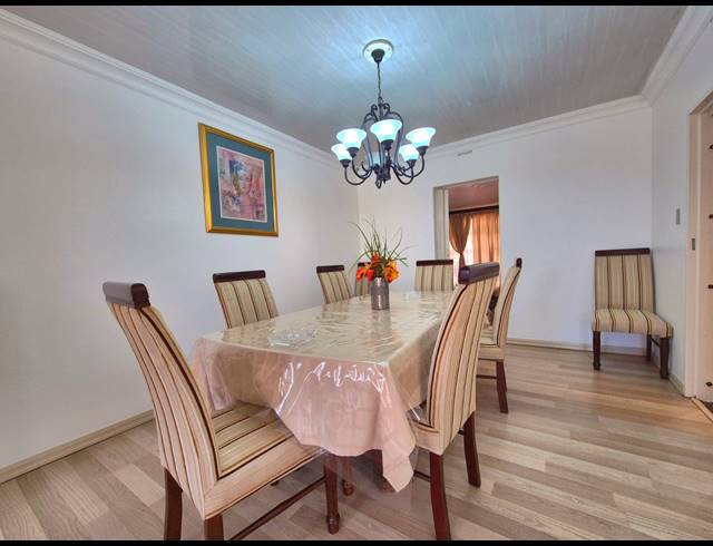 5 BEDROOM HOUSE TO LET IN BRENTHURST